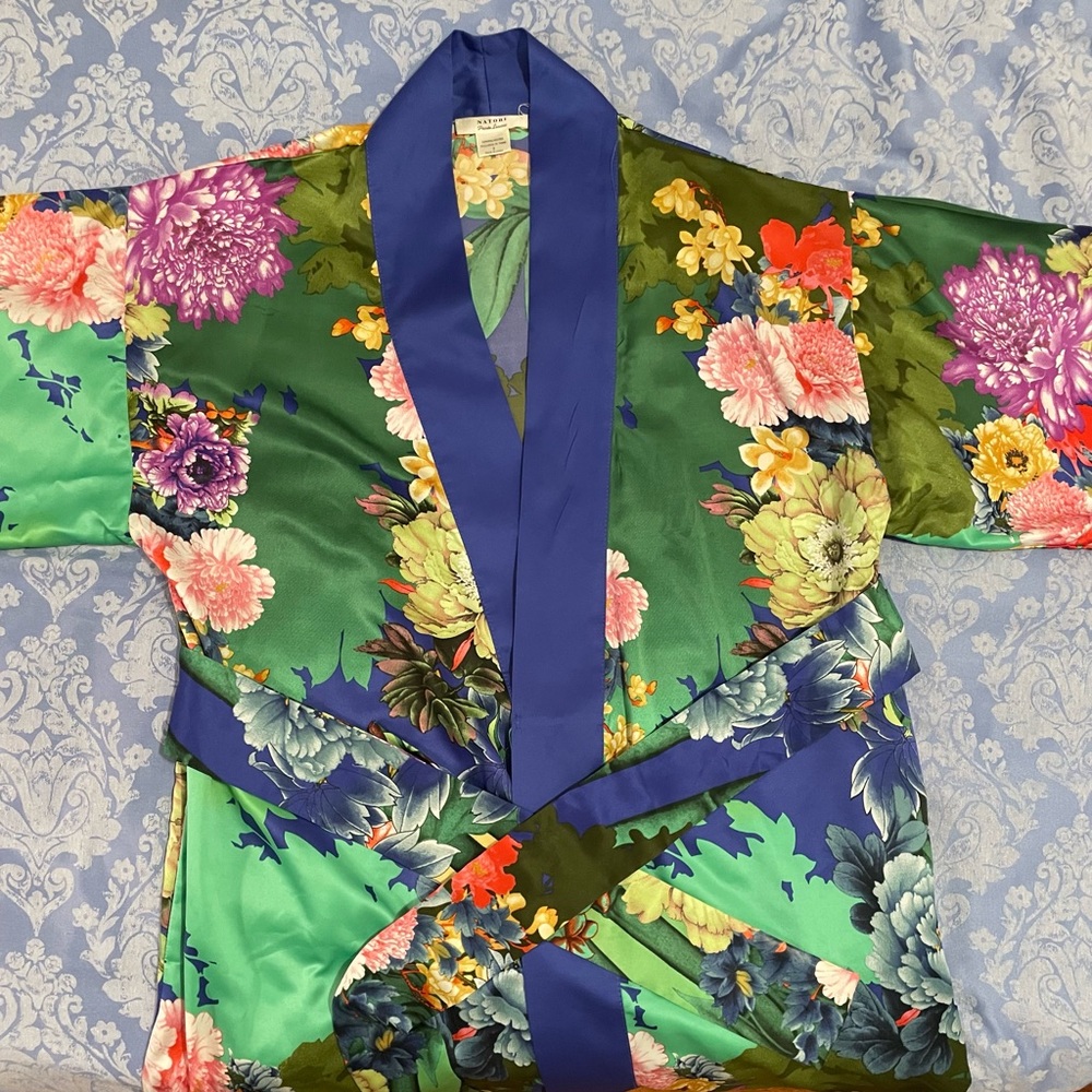 Beautiful silky floral kimono robe with tie belt.